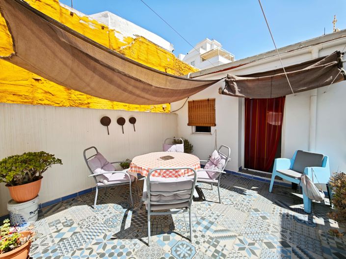 Image No.16-2 Bed House for sale