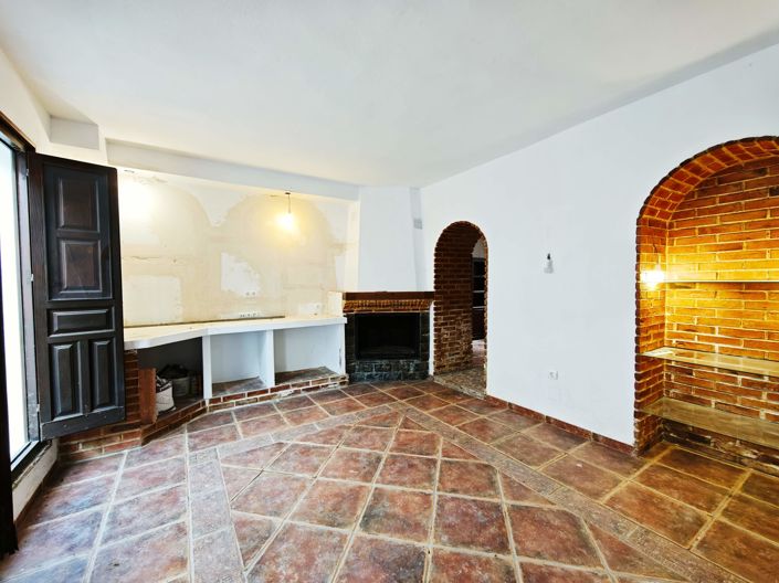 Image No.11-3 Bed House for sale