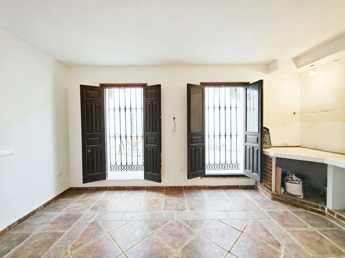 Image No.12-3 Bed House for sale