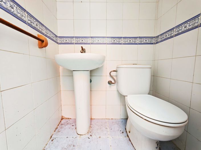 Image No.19-3 Bed House for sale
