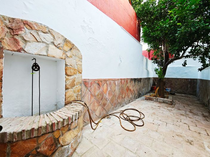 Image No.21-3 Bed House for sale