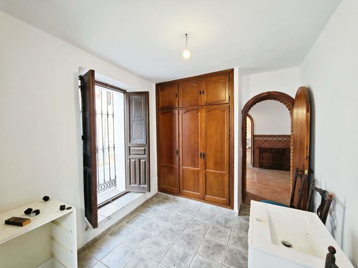 Image No.29-3 Bed House for sale