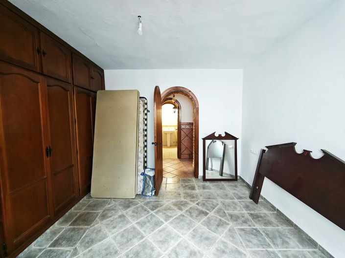 Image No.31-3 Bed House for sale