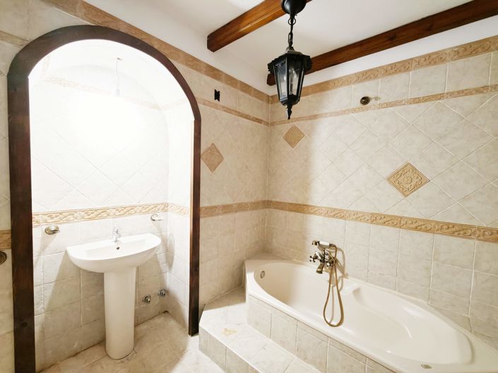 Image No.32-3 Bed House for sale