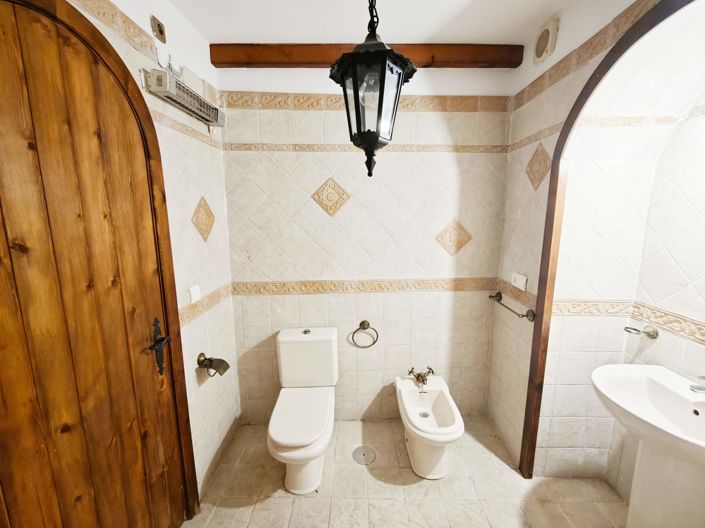Image No.35-3 Bed House for sale