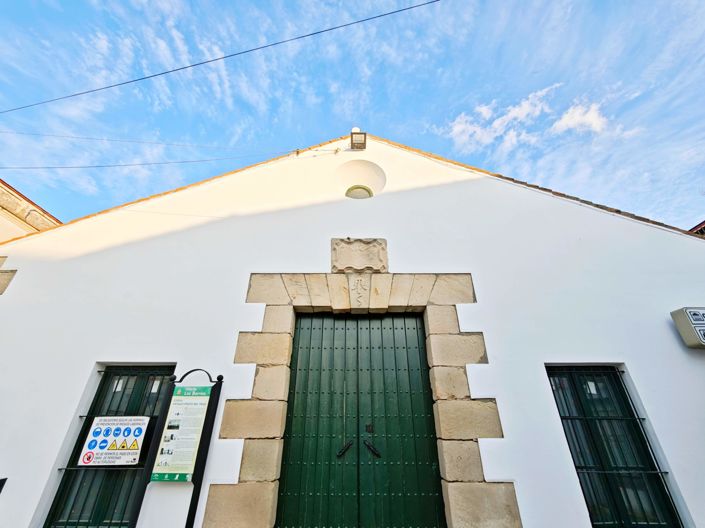 Image No.42-3 Bed House for sale