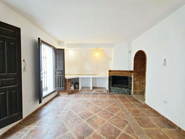 Image No.9-3 Bed House for sale