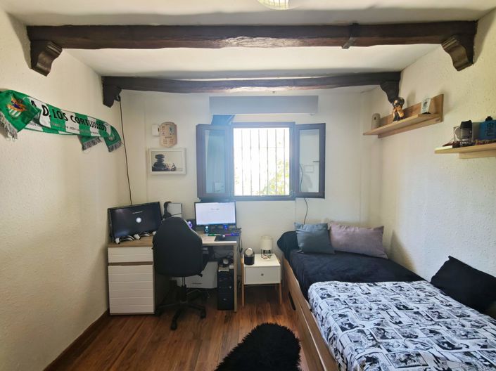 Image No.10-3 Bed Townhouse for sale