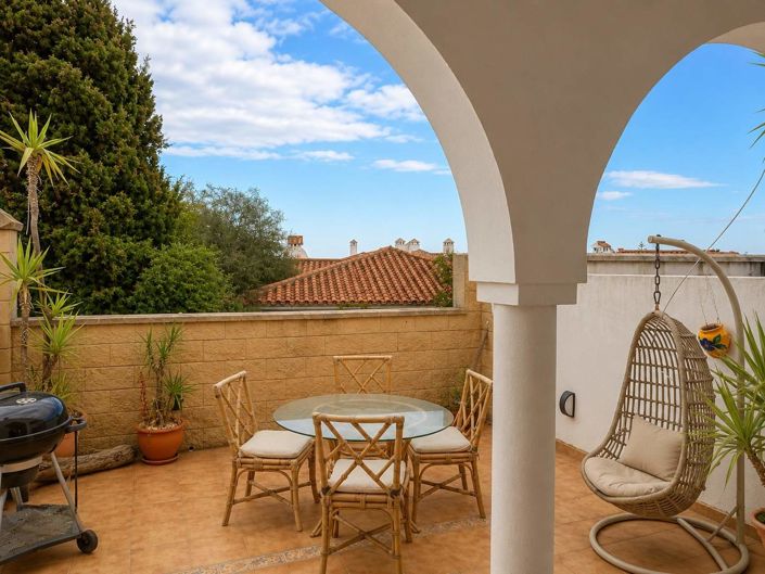 Image No.8-4 Bed House for sale