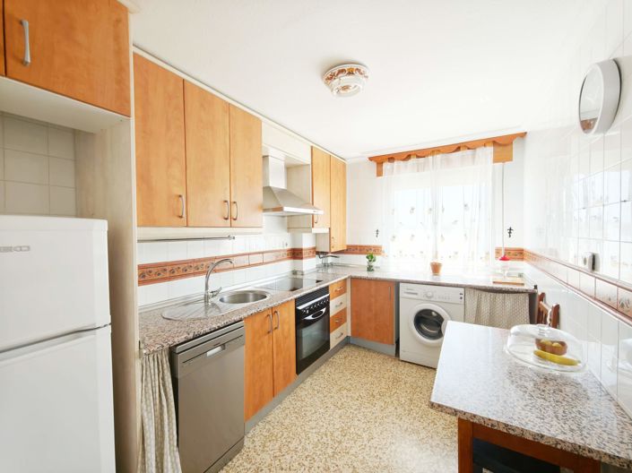 Image No.10-3 Bed Flat for sale