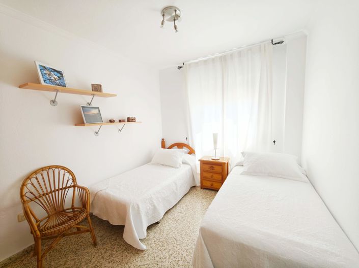 Image No.13-3 Bed Flat for sale