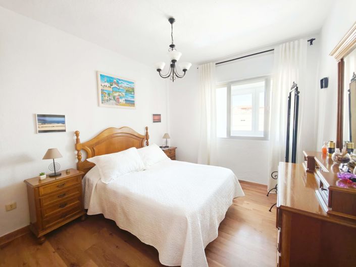 Image No.21-3 Bed Flat for sale