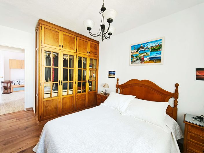 Image No.23-3 Bed Flat for sale