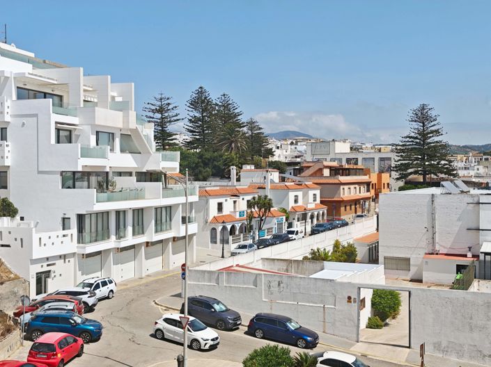 Image No.27-3 Bed Flat for sale