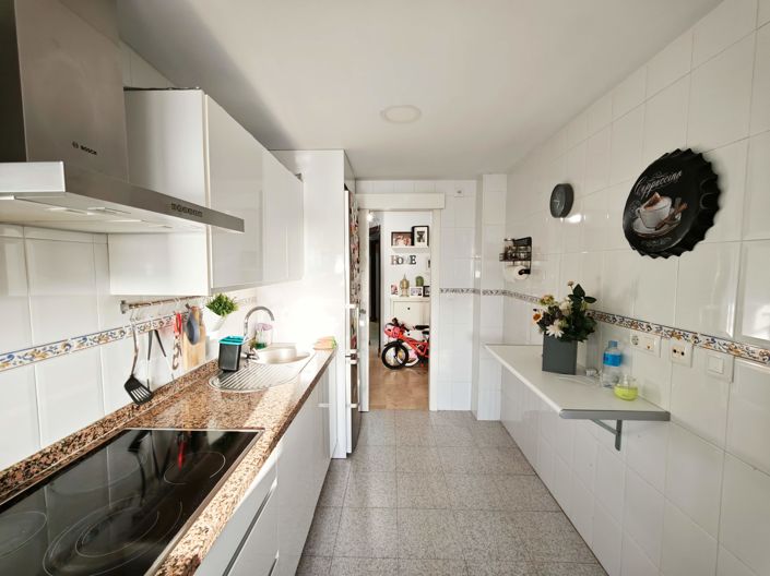 Image No.18-3 Bed Flat for sale