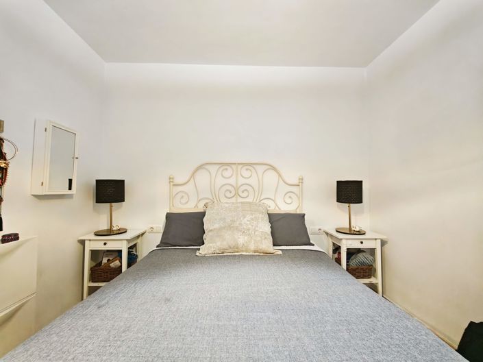 Image No.25-3 Bed Flat for sale