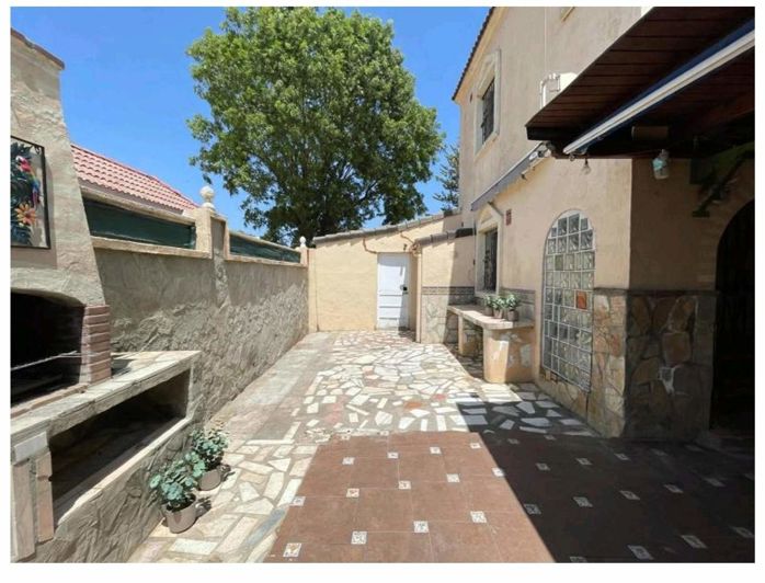 Image No.4-Villa de 4 chambres à vendre à Los Barrios