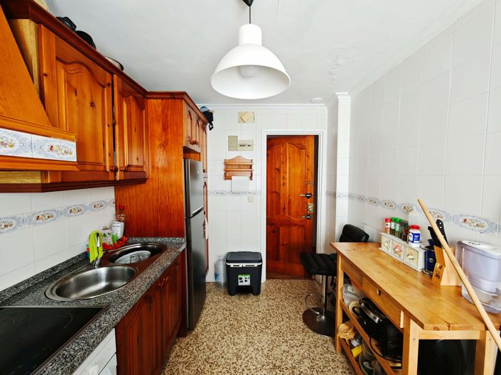 Image No.10-3 Bed Flat for sale