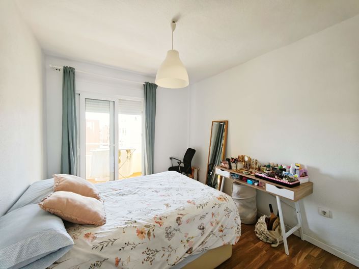 Image No.15-3 Bed Flat for sale