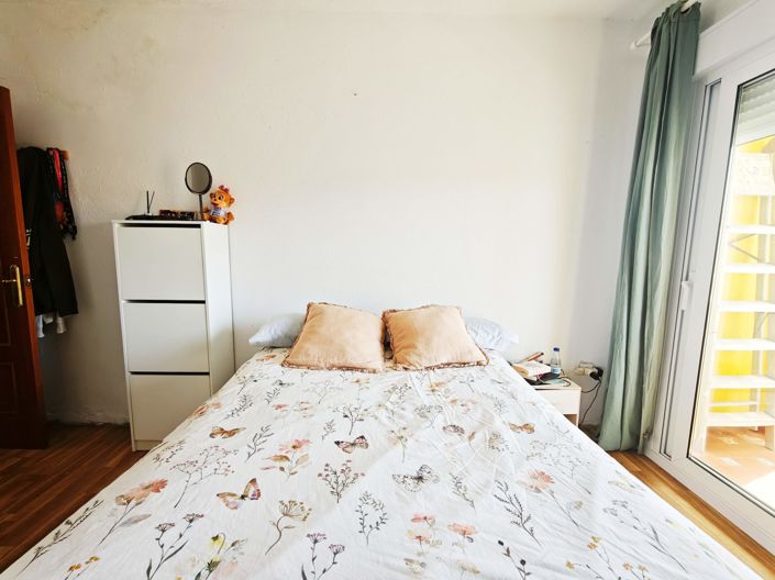 Image No.17-3 Bed Flat for sale