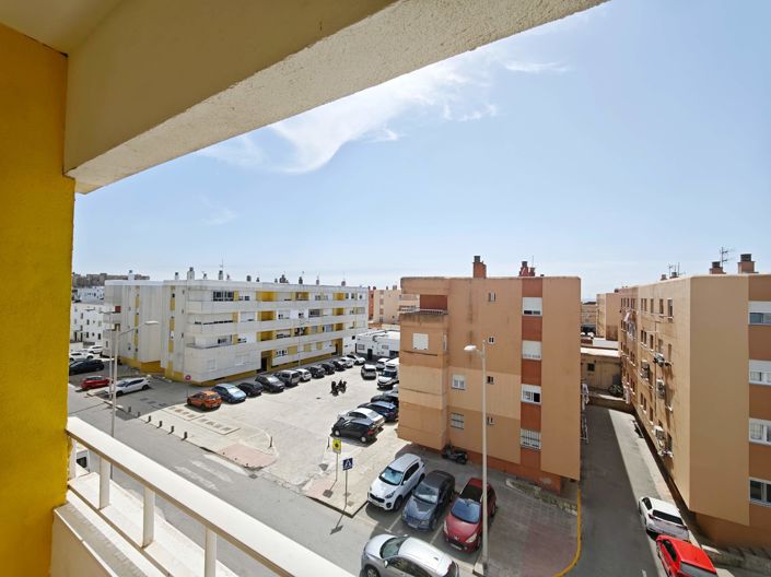 Image No.19-3 Bed Flat for sale