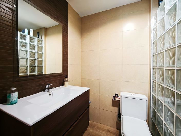 Image No.20-3 Bed Flat for sale