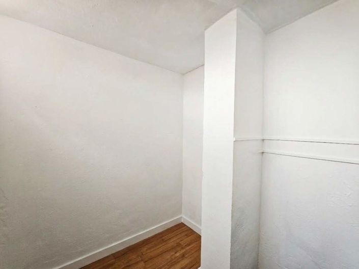 Image No.26-3 Bed Property for sale
