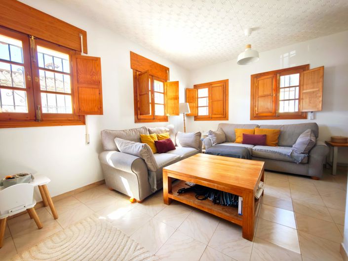 Image No.6-3 Bed House for sale