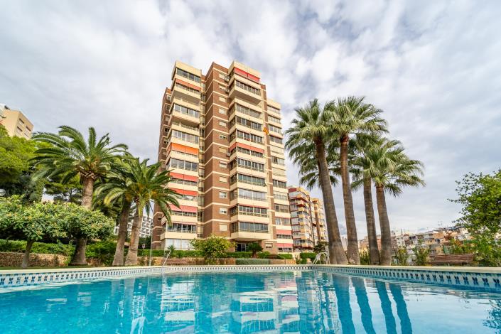 Image No.15-4 Bed Apartment for sale