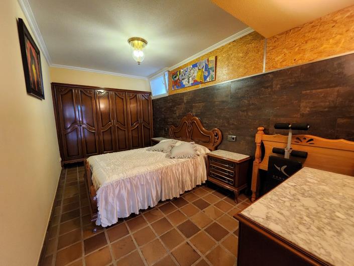 Image No.21-5 Bed Chalet for sale