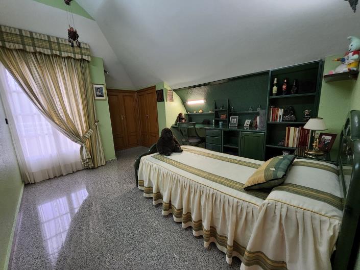 Image No.23-5 Bed Chalet for sale