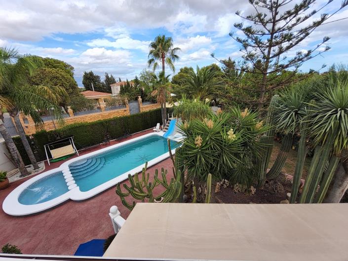 Image No.31-5 Bed Chalet for sale