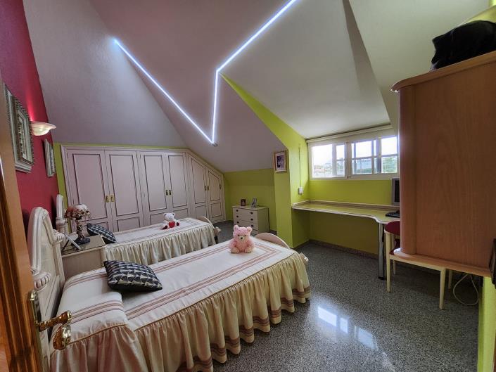 Image No.35-5 Bed Chalet for sale