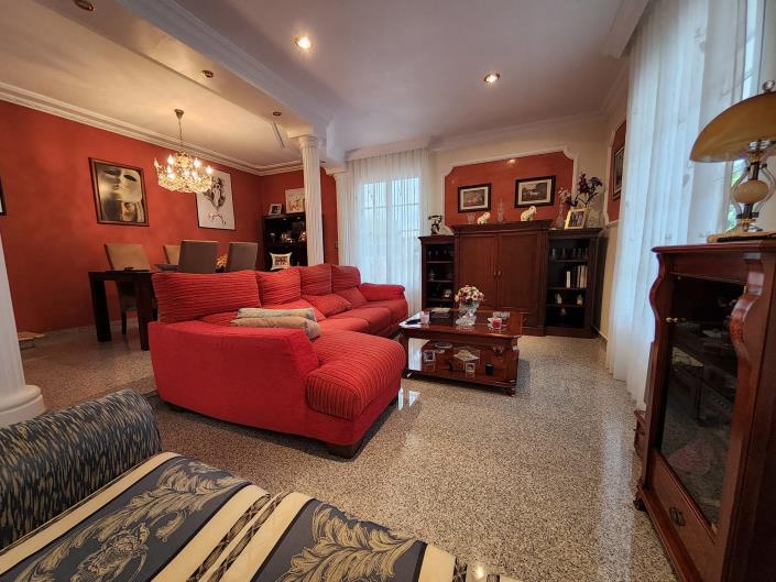 Image No.40-5 Bed Chalet for sale