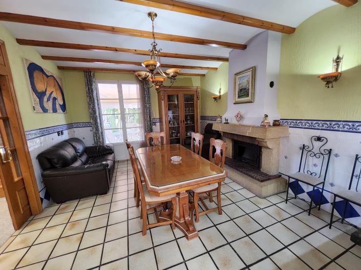 Image No.42-5 Bed Chalet for sale