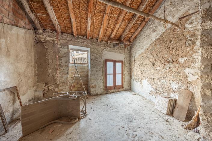 Image No.21-4 Bed Townhouse for sale