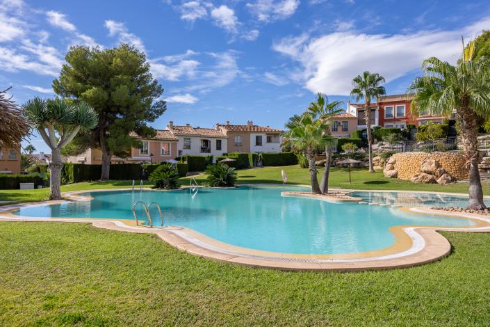 Image No.32-2 Bed Bungalow for sale