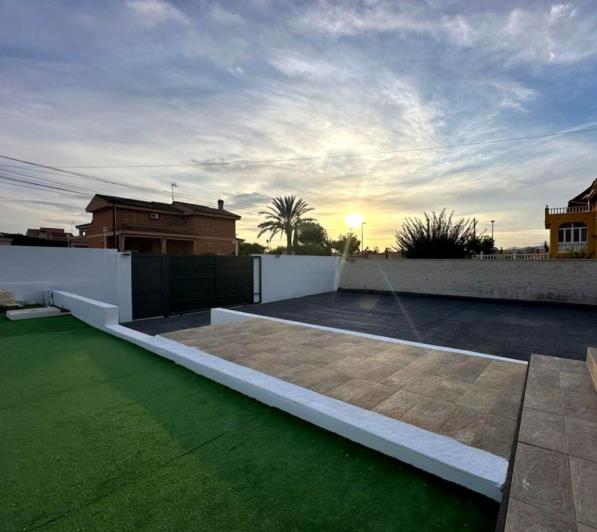 Image No.34-4 Bed Villa / Detached for sale