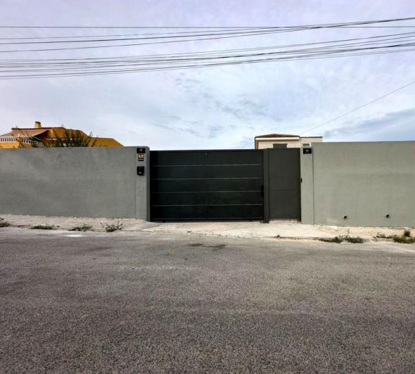 Image No.35-4 Bed Villa / Detached for sale