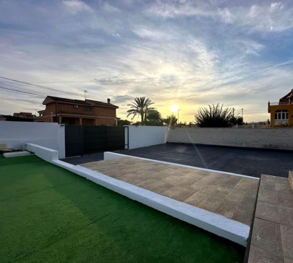 Image No.36-4 Bed Villa / Detached for sale