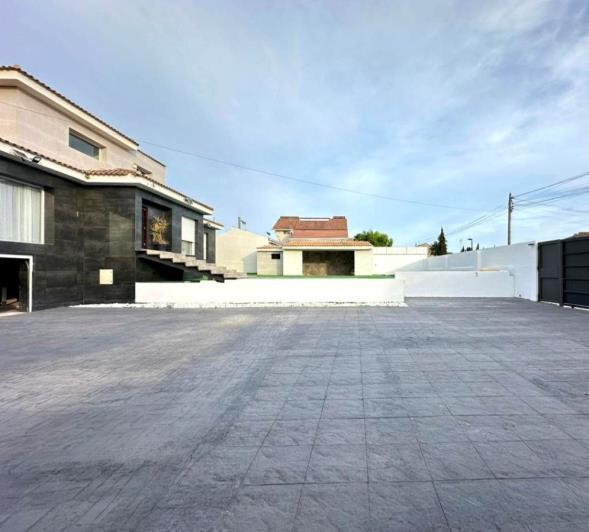 Image No.38-4 Bed Villa / Detached for sale