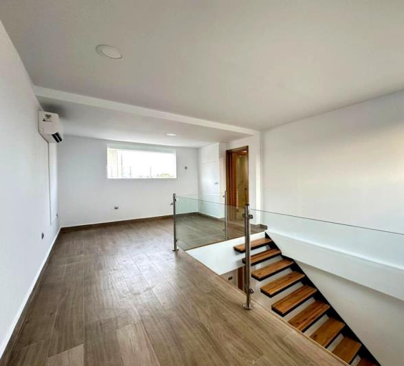 Image No.25-4 Bed Villa / Detached for sale