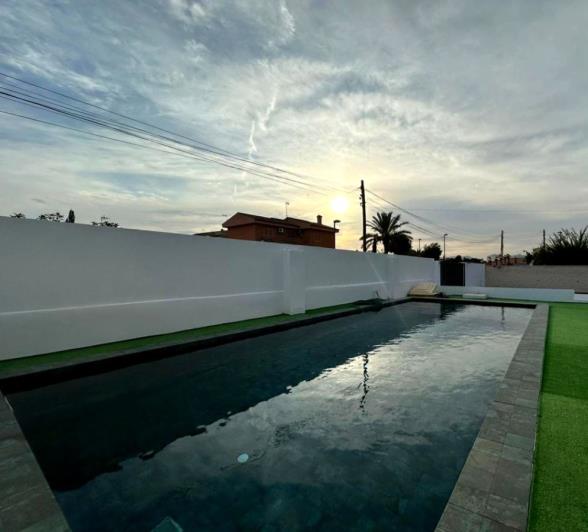 Image No.43-4 Bed Villa / Detached for sale