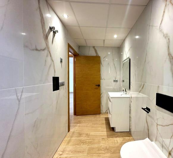 Image No.23-4 Bed Villa / Detached for sale