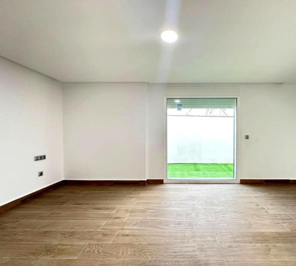 Image No.31-4 Bed Villa / Detached for sale