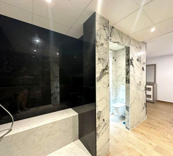 Image No.19-4 Bed Villa / Detached for sale