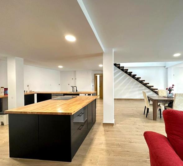 Image No.9-4 Bed Villa / Detached for sale