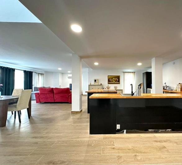 Image No.7-4 Bed Villa / Detached for sale