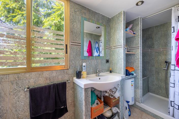 Image No.16-4 Bed Townhouse for sale