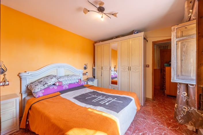 Image No.18-4 Bed Townhouse for sale